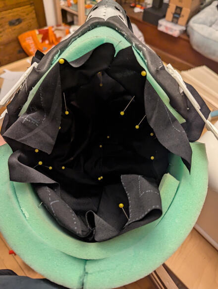 You can see the pins on the inside